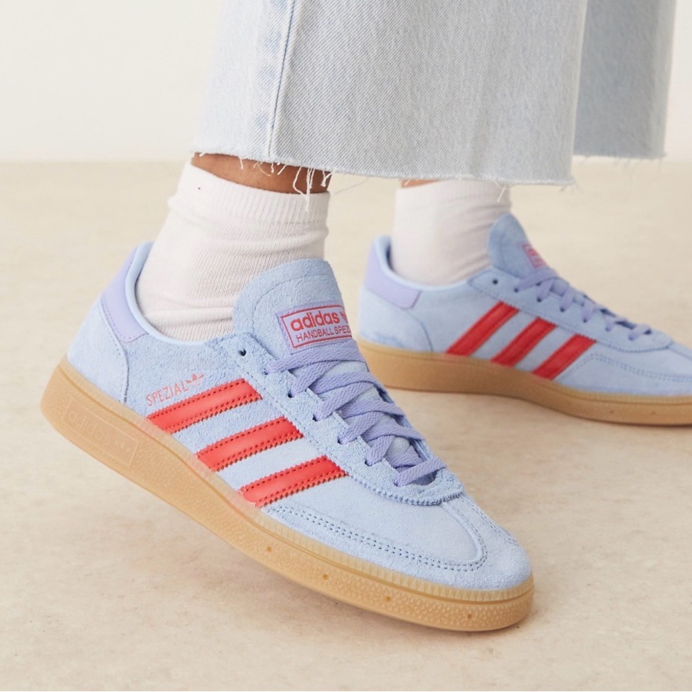 NWT Adidas Women’s Handball Spezial suede glow blue with red stripes size 10.5